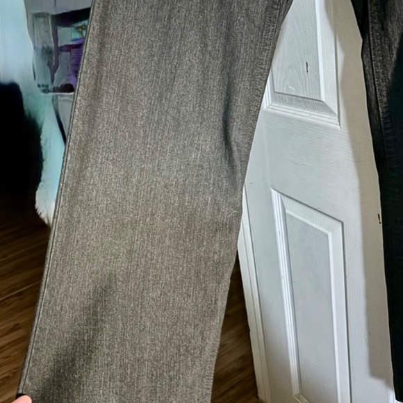 NEW Black Avenue Jeans - Picture 3 of 6